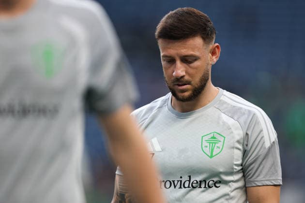 SEATTLE, WA - OCTOBER 01: Paul Arriola 17 of the Seattle Sounders looks on before a game between Sporting Kansas City and the Seattle Sounders on October 1, 2026 at Lumen Field in Seattle, Washington. (Photo by Henry Rodenburg Icon Sportswire) SOCCER: OCT 01 MLS, Fussball Herren, USA Seattle Sounders FC vs Sporting Kansas City EDITORIAL USE ONLY Icon26100126