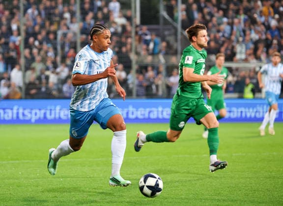 October 2, 2026, Germany, Stuttgart, Soccer, Regionalliga Südwest, SV Stuttgarter Kickers vs. Kickers Offenbach, David Udogu Kickers