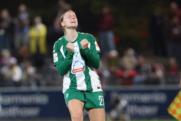Sarah Gutmann of SV Werder Bremen gestures, looking dejected, during the Women s Bundesliga match between Bayer 04 Leverkusen and SV Werder Bremen, Ulrich Haberland Stadium on October 2, 2026, in Leverkusen, Germany. Photo by Oliver Kaelke, DeFodi Images. Sarah Gutmann of SV Werder Bremen gestures and looks dejected during the Bundesliga match between Bayer 04 Leverkusen and SV Werder Bremen at Ulrich Haberland Stadium on October 2, 2026 in Leverkusen, Germany. Photo by Oliver Kaelke, DeFodi Images. DFB and DFL regulations prohibit any use of photographs as image sequences and or quasi-video. Photo by Oliver Kaelke, DeFodi Images.