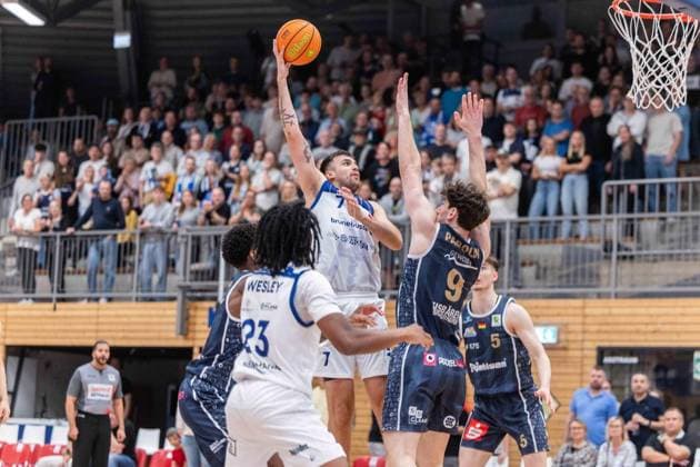VfL Sparkassenstars Bochum vs. Eisbären Bremerhaven ** FOR EDITORIAL USE ONLY ** EDITORIAL USE ONLY ** p Aitor Julen Pickett Lazo Bochum Basketball Barmer 2 Basketball Bundesliga VfL Sparkassenstars Bochum Eisbären Bremerhaven on October 2, 2026, in Bochum, Bochum Copyright JonasxRichter Copyright: JonasxRichter doc87ux25rsyf71gya1ppfq ,EDITORIAL USE ONLY Copyright: JonasxRichter