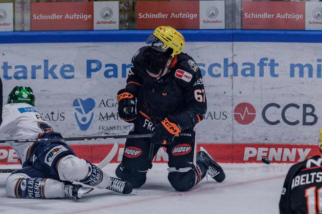 PENNY DEL Löwen Frankfurt vs. Eisbären Berlin, October 2, 2026 Matthew Wedman Löwen Frankfurt 67 loses his helmet, Löwen Frankfurt vs. Eisbären Berlin, Frankfurt, NIX Ice Arena, October 2, 2026 Copyright: xBEAUTIFULxSPORTS Gawlikx