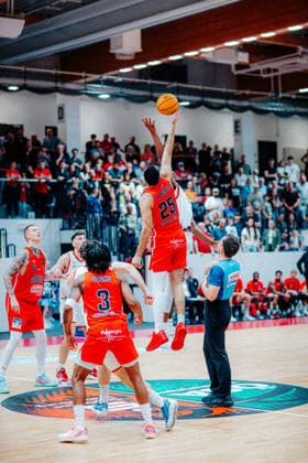 BB 2BL SBB Boerde Baskets vs. Giessen 46ers Tip-off: Viktor Kovacevic of the GIESSEN 46ers and Kyndahl Hill of the SBB Boerde Baskets during the 2026–2027 season in the 2nd Barmer Basketball Bundesliga Pro A on Matchday 2: SBB Baskets and Giessen 46ers at the Wolfgang Lakenmacher Halle on October 2, 2026, in Magdeburg, Saxony-Anhalt, Germany