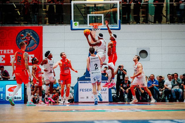 BB 2BL SBB Boerde Baskets Giessen 46ers Christopher Carter GIESSEN 46ers, Kyndahl Hill of SBB Boerde Baskets during the 2026–2027 season in the 2nd Barmer Basketball Bundesliga Pro A on Matchday 2, featuring SBB Baskets and Giessen 46ers at the Wolfgang Lakenmacher Halle on October 2, 2026, in Magdeburg, Saxony-Anhalt, Germany