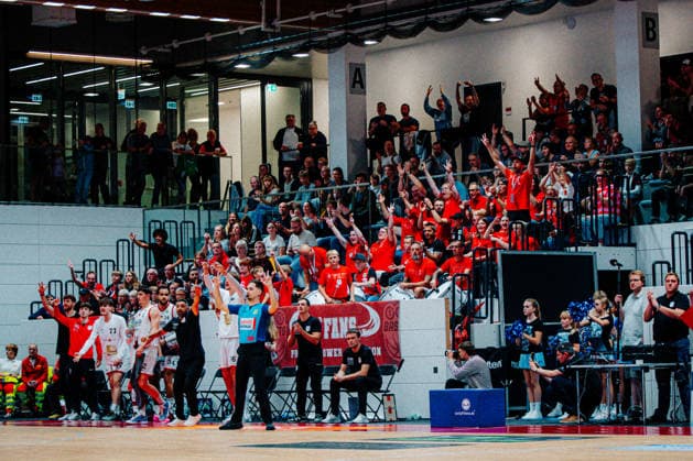 BB 2BL SBB Boerde Baskets vs. Giessen 46ers: Celebration at the SBB Baskets during the 2026–2027 season in the 2nd Barmer Basketball Bundesliga Pro A on Match Day 2, as the SBB Baskets and Giessen 46ers faced off at the Wolfgang Lakenmacher Halle on October 2, 2026, in Magdeburg, Saxony-Anhalt, Germany