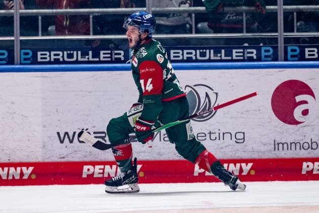 Donald D. J. Busdeker of the Augsburger Panther, No. 14, is celebrated for his shorthanded goal to make it 3–1 GER, Augsburger Panther vs. Grizzlys Wolfsburg, ice hockey, DEL, 2026–2027 season, Matchday 4, October 2, 2026. Photo: HMB Media, Heike Feiner Copyright: HMBxMedia HeikexFeiner