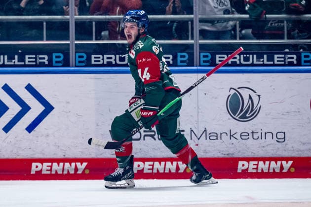 Donald D. J. Busdeker of the Augsburger Panther, No. 14, is celebrated for his shorthanded goal to make it 3–1 GER, Augsburger Panther vs. Grizzlys Wolfsburg, ice hockey, DEL, 2026–2027 season, Matchday 4, October 2, 2026. Photo: HMB Media, Heike Feiner Copyright: HMBxMedia HeikexFeiner