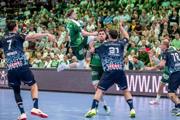 OPEL Handball Bundesliga: HSG Wetzlar vs. Rhein Neckar Löwen, 10 02 26 Niklas Theiß (HSG Wetzlar), 9, Josip Simic (HSG Wetzlar), 10, Aron Seesing, Rhein Neckar Löwen, 21, Robert Timmermeister, Rhein Neckar Löwen, 7 OPEL Handball Bundesliga HSG Wetzlar vs. Rhein Neckar Löwen, Wetzlar, October 2, 2026 Copyright: xBEAUTIFULxSPORTS Roeczeyx