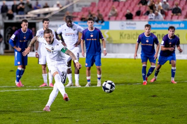 Goal scorer Marco Kehl Gomez (SVS), 33, captain, scores the 1-0 goal on a penalty kick; goal, highlight, action, play, 10 02 2026, Sandhausen, Germany, soccer, Regionalliga Southwest, SV Sandhausen 1 vs. FC Kaiserslautern II xozx