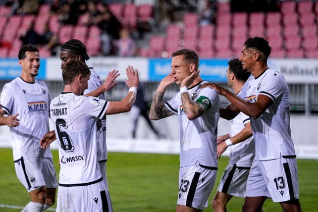 From left: Niklas Tarnat (SVS), 6; goal scorer Marco Kehl Gomez (SVS), 33, captain; Yannick Osee (SVS), 13; a player from SV Sandhausen (SVS); celebrating the 1-0 goal, Celebration, goal celebration, goal scored, celebrating the goal, goal, celebration, celebrating the goal, joy, happiness, happy, optimistic, positive, game scene, highlight, action, 02 10 2026, Sandhausen, Germany, soccer, Regionalliga Southwest, SV Sandhausen 1 vs. FC Kaiserslautern II xozx