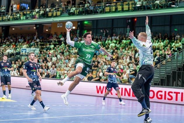 OPEL Handball Bundesliga: HSG Wetzlar vs. Rhein Neckar Löwen, October 2, 2026—Ahmed Nafea (HSG Wetzlar), 79, David Späth Rhein Neckar Löwen, 29 OPEL Handball Bundesliga HSG Wetzlar Rhein Neckar Löwen Wetzlar, 02 10 26 Copyright: xBEAUTIFULxSPORTS Roeczeyx