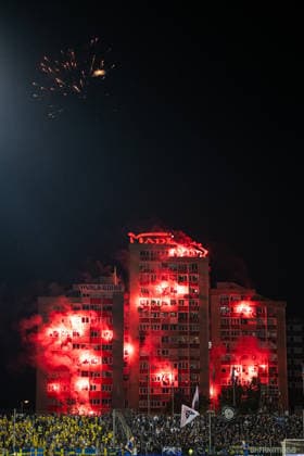 261002 Fans of Bosnia and Herzegovina with pyrotechnics during the Nations League soccer match between Bosnia and Herzegovina and Sweden on October 2, 2026 in Zenica. Photo by Ludvig Thunman, BILDBYRAN, code LT LT0823, soccer, football, Nations League, UEFA Nations League, Bosnia and Herzegovina, Sweden, Sweden A, BBENG, crowd Copyright: LUDVIGxTHUNMAN BB261002LT108