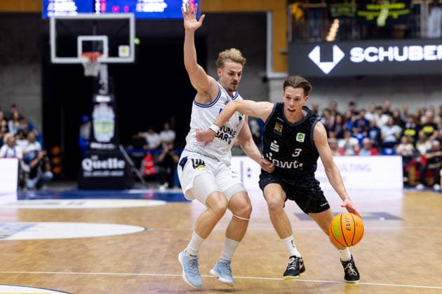 HAKRO Merlins Crailsheim vs. Tübingen Tigers, Men s, 2nd Bundesliga, Barmer 2 Basketball Bundesliga, Pro A, Matchday 2, 2026–2027 Season, October 2, 2026: Aiden Warnholtz (Tigers Tübingen) vs. Lucas Mayer (HAKRO Merlins Crailsheim), 03 vs. 08