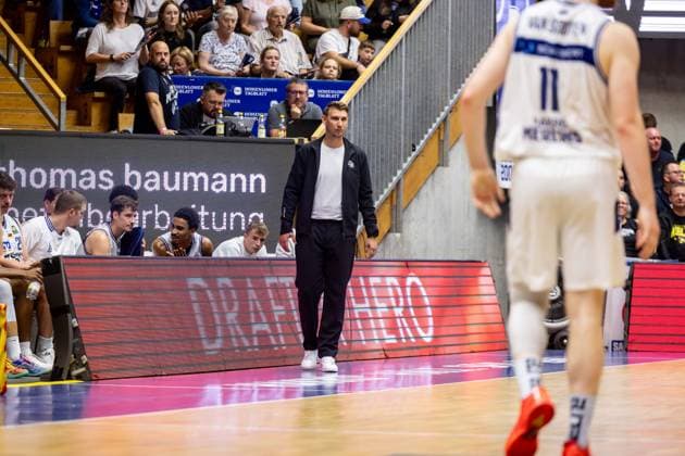 HAKRO Merlins Crailsheim Tigers Tübingen, Men s, 2nd Bundesliga, Barmer 2 Basketball Bundesliga, Pro A, Matchday 2, 2026–2027 Season, October 2, 2026 Florian Flabb HAKRO Merlins Crailsheim, head coach on the sidelines