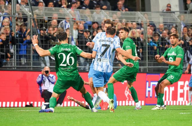October 2, 2026, Germany, Stuttgart, Soccer, Regionalliga Südwest, SV Stuttgarter Kickers vs. Kickers Offenbach, 1-0, Goal Scorer: Yannick Glessing (Kickers)