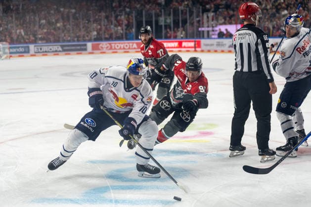 Face-off between Elis Hede of EHC Red Bull Munich, No. 10, and Moritz Mueller of the Cologne Sharks, No. 91; Cologne Sharks vs. EHC Red Bull Munich, ice hockey, Penny DEL, Matchday 5, 2026–2027 season, October 2, 2026, Kölner Haie vs. EHC Red Bull Munich, Ice Hockey, Penny DEL, Matchday 5, 2026–2027 Season, October 2, 2026, Cologne Copyright: xEibner-Pressefoto ThomasxHaeslerx EP_THR