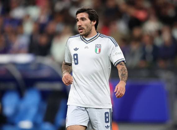 UEFA Nations League - France v Italy PARIS, FRANCE, OCTOBER 02: Sandro Tonali of Italy national team, Nationalteam during The UEFA Nations League Group Stage match in Group A1 between France v Italy at Stade de France Stadium, Paris France, on October 02. (Photo by Daniel Weir) Paris Stade de France FRANCE Copyright: xDanielxWeir SportsxPressxPhotox Sportspressphoto_SPR243907
