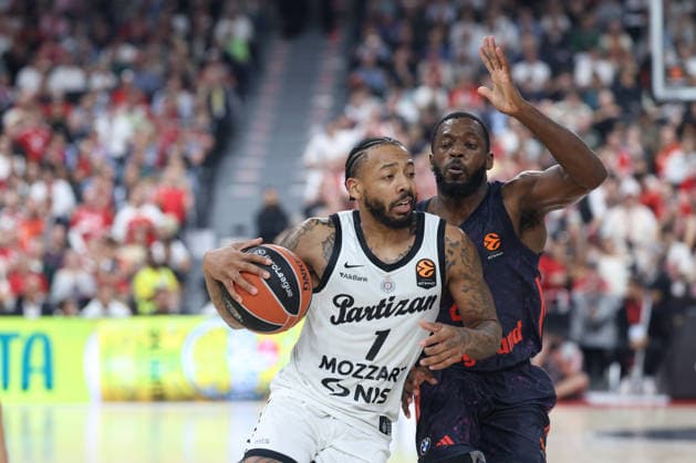 Carlik Jones, Partizan Belgrade, 01; Kamar Baldwin, FC Bayern Basketball, 44; GER; FC Bayern Basketball vs. Partizan Mozzart Bet Belgrade; Basketball; EuroLeague; Matchday 3; 2026–2027 Season; October 2, 2026, GER, FC Bayern Basketball vs. Partizan Mozzart Bet Belgrade, Basketball, EuroLeague, Matchday 3, 2026–2027 Season, October 2, 2026, Munich Copyright: xEibner-Pressefoto JennixMaulx EP_JML