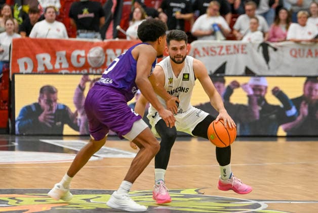 Buzz Anthony Artland Dragons, 09 vs. Nils Schmitz BG Göttingen, 00 Artland Dragons vs. BG Göttingen, 2 Basketball Bundesliga, Pro A, Matchday 2, 2026–2027 Season, October 2, 2026, Artland Dragons vs. BG Göttingen, 2nd Basketball Bundesliga, Pro A, Matchday 2, 2026–2027 Season, October 2, 2026, Quakenbrück Copyright: xEibner-Pressefoto RobertxGertzenx EP_RGN