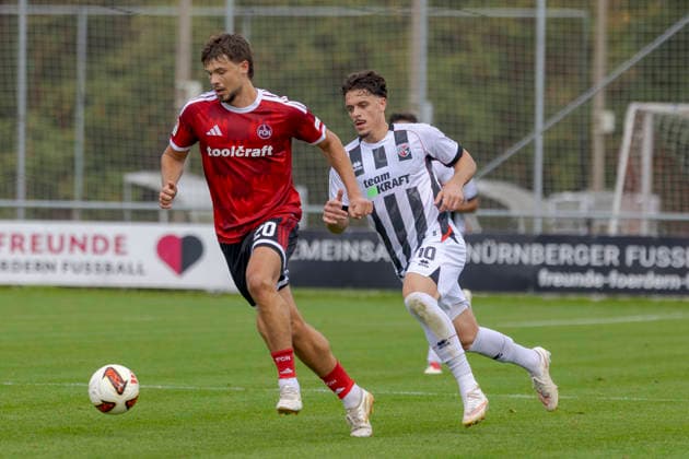 Nuremberg, Germany, October 2, 2026; Friendly Match 2026–2027: 1. FC Nuremberg vs. FC Ingolstadt 04. Pictured, from left, in a tackle: Fynn Otto (FCN) and Dennis Kaygin (FCI); Valznerweiher Sports Park, Bavaria Copyright: xFotostandx xSchäferx