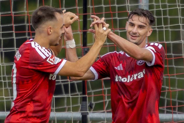 Nuremberg, Germany October 2, 2026 Friendly Match 2026–2027 1. FC Nuremberg vs. FC Ingolstadt 04 Pictured, second from left: Goal scorer Andrea Ceresoli of FCN celebrates his 3–0 goal with Julian Justvan of FCN at Sportpark Valznerweiher Bavaria Copyright: xFotostandx xSchäferx