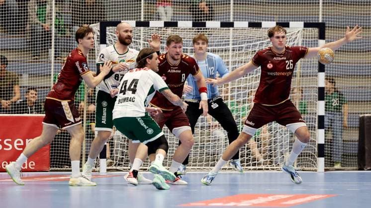 Handball 2nd Bundesliga: Tusem Essen vs. SC DHfK Leipzig ** FOR EDITORIAL PURPOSES ONLY ** EDITORIAL USE ONLY ** p Adin Faljic of Tusem Essen defends against Dean Bombac of SC DHfK Leipzig during the 2nd Handball Bundesliga match between Tusem Essen and SC DHfK Leipzig on October 2, 2026, at the Sporthalle Am Hallo in Essen, Germany, North Rhine-Westphalia, Essen. Copyright ChristofxKöpsel Copyright: ChristofxKöpsel doc87uy1dkdlcpcuyzlbgb ,EDITORIAL USE ONLY Copyright: ChristofxKöpsel