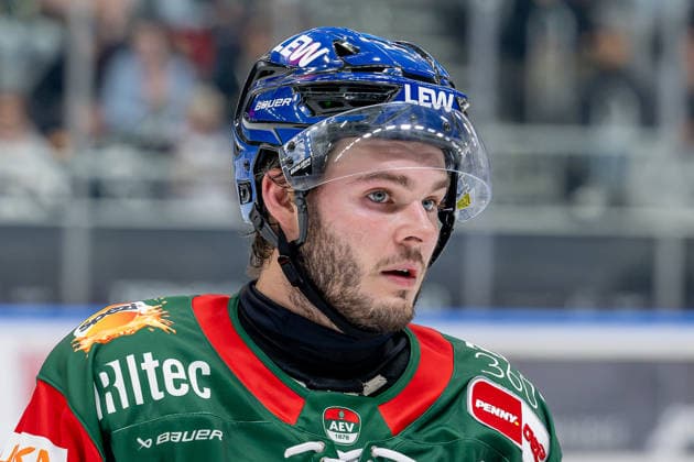 Donald D. J. Busdeker, Augsburger Panther, 14 Portrait, GER, Augsburger Panther vs. Grizzlys Wolfsburg, Ice Hockey, DEL, 2026–2027 Season, Matchday 4, October 2, 2026 Photo: HMB Media, Heike Feiner Copyright: HMBxMedia HeikexFeiner
