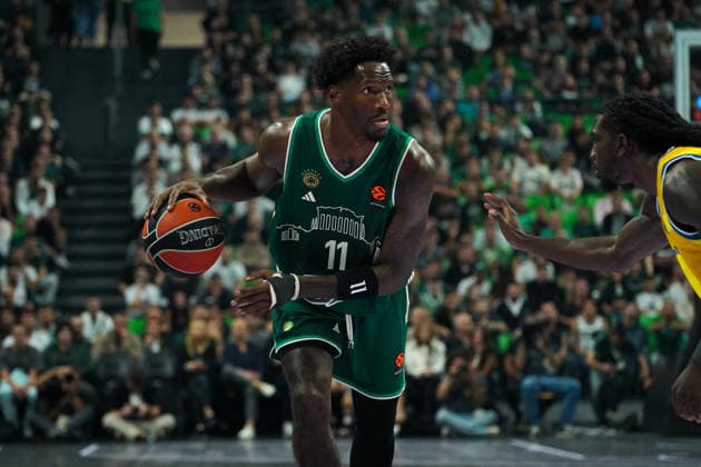 October 2, 2026, Athens, Athens, Greece: NIGEL HAYES DAVIS in action during the EuroLeague basketball game between Panathinaikos AKTOR Athens and Maccabi Rapyd Tel Aviv at Telekom Center Athens, Athens, Greece, October 2, 2026. Athens Greece - ZUMAa226 20261002_zip_a226_012 Copyright: xGiorgosxArapekosx