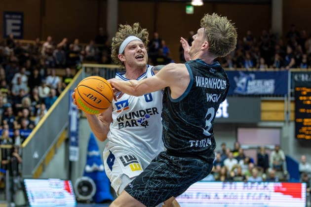 Head-to-Head: Booker Coplin (HAKRO Merlins Crailsheim), 06; Aiden Warnholtz (Tigers Tübingen), 03; GER; HAKRO Merlins Crailsheim vs. Tigers Tübingen; Basketball; 2nd Basketball Bundesliga; Pro A; Matchday 02, 2026–2027 season, October 2, 2026, GER, HAKRO Merlins Crailsheim vs. Tigers Tübingen, Basketball, 2nd Basketball Bundesliga, Pro A, Matchday 2, 2026–2027 season, October 2, 2026, Ilshofen Copyright: xEibner-Pressefoto JanixPlessx EP_JPL