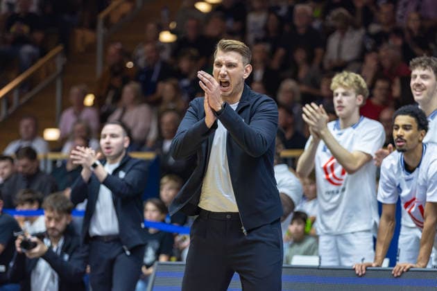 Crop: Emotions, Jubilation, Florian Flabb, HAKRO Merlins Crailsheim, Head Coach, GER, HAKRO Merlins Crailsheim vs. Tigers Tübingen, Basketball, 2nd Basketball Bundesliga, Pro A, Matchday 2, 2026–2027 Season, October 2, 2026, GER, HAKRO Merlins Crailsheim vs. Tigers Tübingen, Basketball, 2nd Basketball Bundesliga, Pro A, Matchday 2, 2026–2027 Season, October 2, 2026, Ilshofen Copyright: xEibner-Pressefoto JanixPlessx EP_JPL