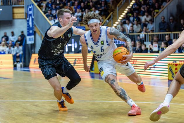 Head-to-Head: Booker Coplin (HAKRO Merlins Crailsheim), 06 Isaac Haney (Tigers Tübingen), 11 Mimik, GER, HAKRO Merlins Crailsheim vs. Tigers Tübingen, Basketball, 2nd Basketball Bundesliga, Pro A, Matchday 02, 2026–2027 season, October 2, 2026, GER, HAKRO Merlins Crailsheim vs. Tigers Tübingen, Basketball, 2nd Basketball Bundesliga, Pro A, Matchday 2, 2026–2027 season, October 2, 2026, Ilshofen Copyright: xEibner-Pressefoto JanixPlessx EP_JPL