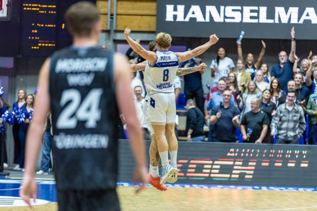 Crop: Emotions, Jubilation, Florian Flabb, HAKRO Merlins Crailsheim, Head Coach, GER, HAKRO Merlins Crailsheim vs. Tigers Tübingen, Basketball, 2nd Basketball Bundesliga, Pro A, Matchday 2, 2026–2027 Season, October 2, 2026, GER, HAKRO Merlins Crailsheim vs. Tigers Tübingen, Basketball, 2nd Basketball Bundesliga, Pro A, Matchday 2, 2026–2027 Season, October 2, 2026, Ilshofen Copyright: xEibner-Pressefoto JanixPlessx EP_JPL