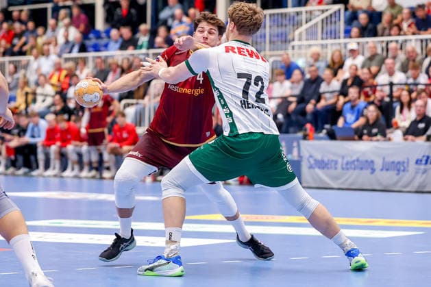 October 2, 2026, Matchday 6 of the 2nd Handball Bundesliga, TuSEM Essen vs. SC DHfK Leipzig: Felix Göttler of TuSEM Essen 04 in a duel against Tim Hertzfeld of SC DHfK Leipzig 72, NRW, Germany