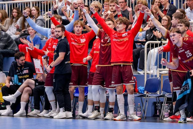 October 2, 2026, Matchday 6 of the 2nd Handball Bundesliga, TuSEM Essen vs. SC DHfK Leipzig; Players on the bench cheering from the sidelines, North Rhine-Westphalia, Germany