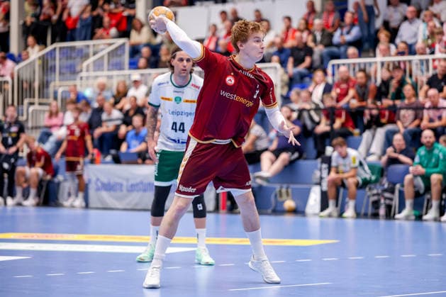October 2, 2026, Matchday 6 of the 2nd Handball Bundesliga, TuSEM Essen vs. SC DHfK Leipzig; Felix Mart of TuSEM Essen throws the ball toward the goal; NRW, Germany