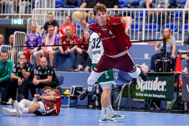 October 2, 2026, Matchday 6 of the 2nd Handball Bundesliga, TuSEM Essen vs. SC DHfK Leipzig; Felix Göttler of TuSEM Essen 04 shoots the ball toward the goal; North Rhine-Westphalia, Germany