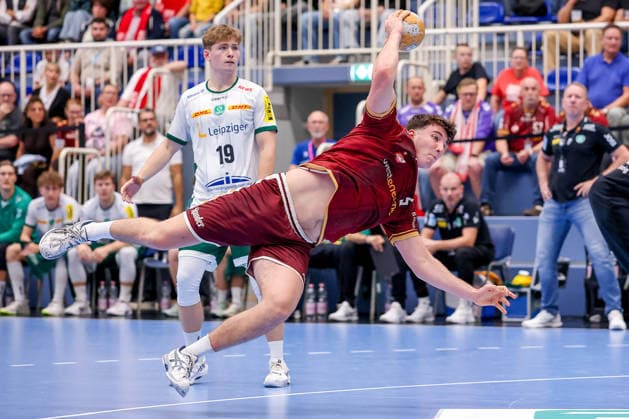October 2, 2026, Matchday 6 of the 2nd Handball Bundesliga, TuSEM Essen vs. SC DHfK Leipzig; Valentin Willner of TuSEM Essen 05 shoots the ball toward the goal; North Rhine-Westphalia, Germany