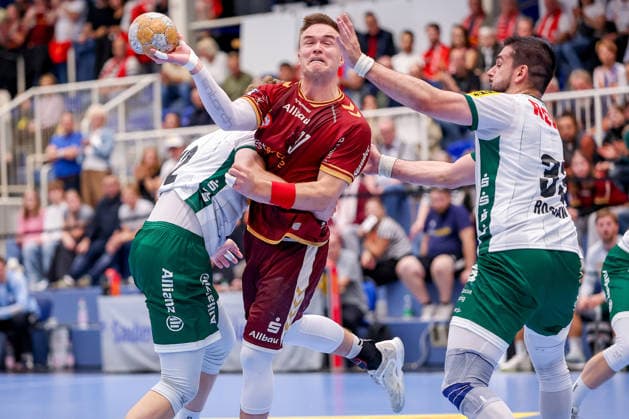 October 2, 2026, Matchday 6 of the 2nd Handball Bundesliga, TuSEM Essen vs. SC DHfK Leipzig; Max Neuhaus; TuSEM Essen 37; Battling for the ball in the circle; NRW; Germany