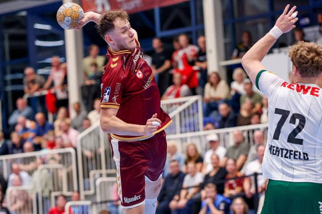 October 2, 2026, Matchday 6 of the 2nd Handball Bundesliga, TuSEM Essen vs. SC DHfK Leipzig: Maximilian Hejny of TuSEM Essen (64) shoots the ball toward the goal in North Rhine-Westphalia, Germany