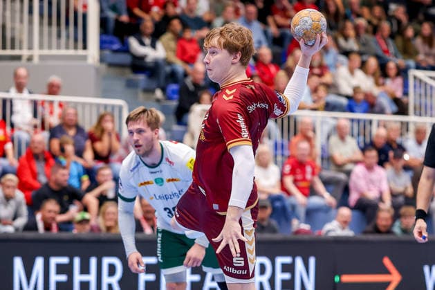 October 2, 2026, Matchday 6 of the 2nd Handball Bundesliga, TuSEM Essen vs. SC DHfK Leipzig; Felix Mart of TuSEM Essen throws the ball toward the goal; NRW, Germany