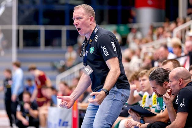 October 2, 2026, Matchday 6 of the 2nd Handball Bundesliga, TuSEM Essen vs. SC DHfK Leipzig; Coach Frank Carstens of SC DHfK Leipzig gesturing on the sidelines, North Rhine-Westphalia, Germany