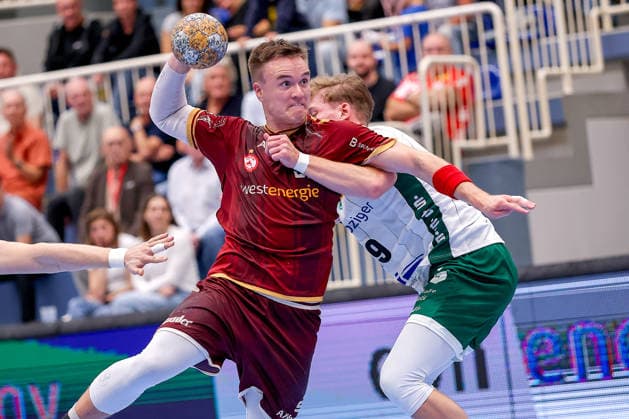 October 2, 2026, Matchday 6 of the 2nd Handball Bundesliga, TuSEM Essen vs. SC DHfK Leipzig; Max Neuhaus of TuSEM Essen (37) shoots the ball toward the goal; North Rhine-Westphalia, Germany