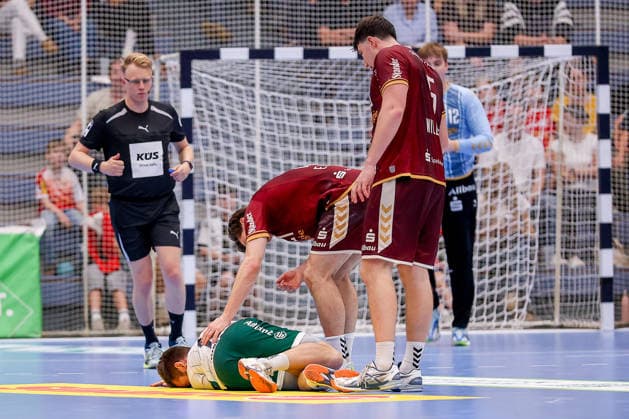 October 2, 2026, Matchday 6 of the 2nd Handball Bundesliga, TuSEM Essen vs. SC DHfK Leipzig; Lukas Binder (SC DHfK Leipzig, No. 11) had to leave the court due to injury; NRW, Germany