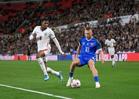 U21, U 21 England v U21 Slovakia, U21 UEFA EUROPEAN CHAMPIONSHIPS Nino Marcelli of Slovakia attacking with the ball WITH Ethan NWANERI of England defending during the U21 UEFA EUROPEAN CHAMPIONSHIPS match between U21 England and U21 Slovakia at the Bet365 Stadium, Stoke-on-Trent, UK on 2 October 2026. Stoke-on-Trent Bet365 Stadium Staffordshire UK Editorial use only , Copyright: xMarkxDunnx PSI-24952-0022