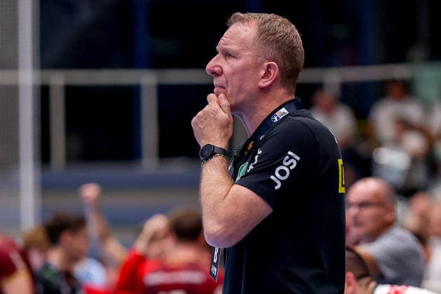 October 2, 2026, Matchday 6 of the 2nd Handball Bundesliga, TuSEM Essen vs. SC DHfK Leipzig; Coach Frank Carstens of SC DHfK Leipzig gesturing on the sidelines, North Rhine-Westphalia, Germany