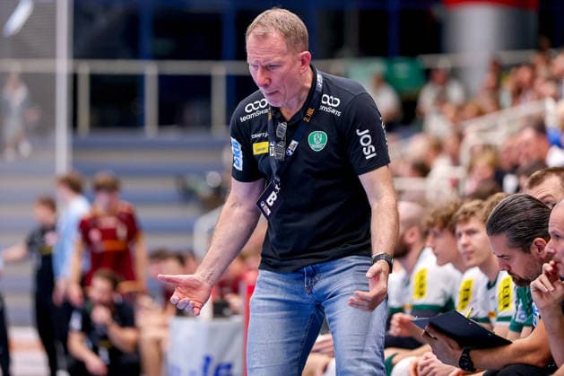 October 2, 2026, Matchday 6 of the 2nd Handball Bundesliga, TuSEM Essen vs. SC DHfK Leipzig; Coach Frank Carstens of SC DHfK Leipzig gesturing on the sidelines, North Rhine-Westphalia, Germany