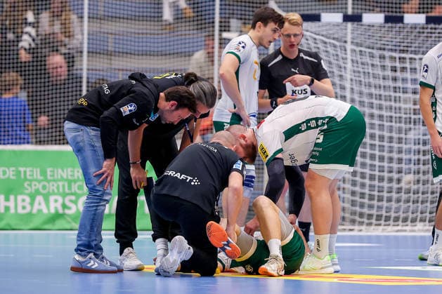October 2, 2026, Matchday 6 of the 2nd Handball Bundesliga, TuSEM Essen vs. SC DHfK Leipzig; Lukas Binder (SC DHfK Leipzig 11) had to leave the court due to injury; NRW, Germany