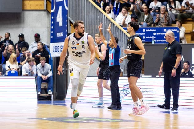 HAKRO Merlins Crailsheim vs. Tübingen, Men s, 2nd Bundesliga, Barmer 2 Basketball Bundesliga, Pro A, Matchday 2, 2026–2027 Season, October 2, 2026: Hendrik Helge Drescher of the HAKRO Merlins Crailsheim, No. 9, celebrates wildly after making a successful three-pointer