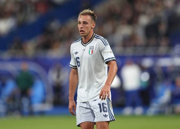 UEFA Nations League - France v Italy PARIS, FRANCE, OCTOBER 02: Davide Frattesi of Italy national team, Nationalteam during The UEFA Nations League Group Stage match in Group A1 between France v Italy at Stade de France Stadium, Paris France, on October 02. (Photo by Daniel Weir) Paris Stade de France FRANCE Copyright: xDanielxWeir SportsxPressxPhotox Sportspressphoto_SPR244001