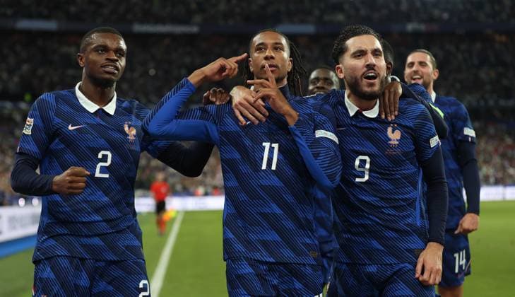 UEFA Nations League - France v Italy PARIS, FRANCE, OCTOBER 02: GOAL 1-0, Michael Olise of France national team, Nationalteam goal celebration with Rayan Cherki of France National Team after scoring a goal to put France 1-0 ahead during The UEFA Nations League Group Stage match in Group A1 between France v Italy at Stade de France Stadium, Paris France, on October 02. (Photo by Daniel Weir) Paris Stade de France FRANCE Copyright: xDanielxWeir SportsxPressxPhotox Sportspressphoto_SPR244003