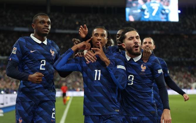 UEFA Nations League - France v Italy PARIS, FRANCE, OCTOBER 02: GOAL 1-0, Michael Olise of France national team, Nationalteam goal celebration with Rayan Cherki of France National Team after scoring a goal to put France 1-0 ahead during The UEFA Nations League Group Stage match in Group A1 between France v Italy at Stade de France Stadium, Paris France, on October 02. (Photo by Daniel Weir) Paris Stade de France FRANCE Copyright: xDanielxWeir SportsxPressxPhotox Sportspressphoto_SPR244008